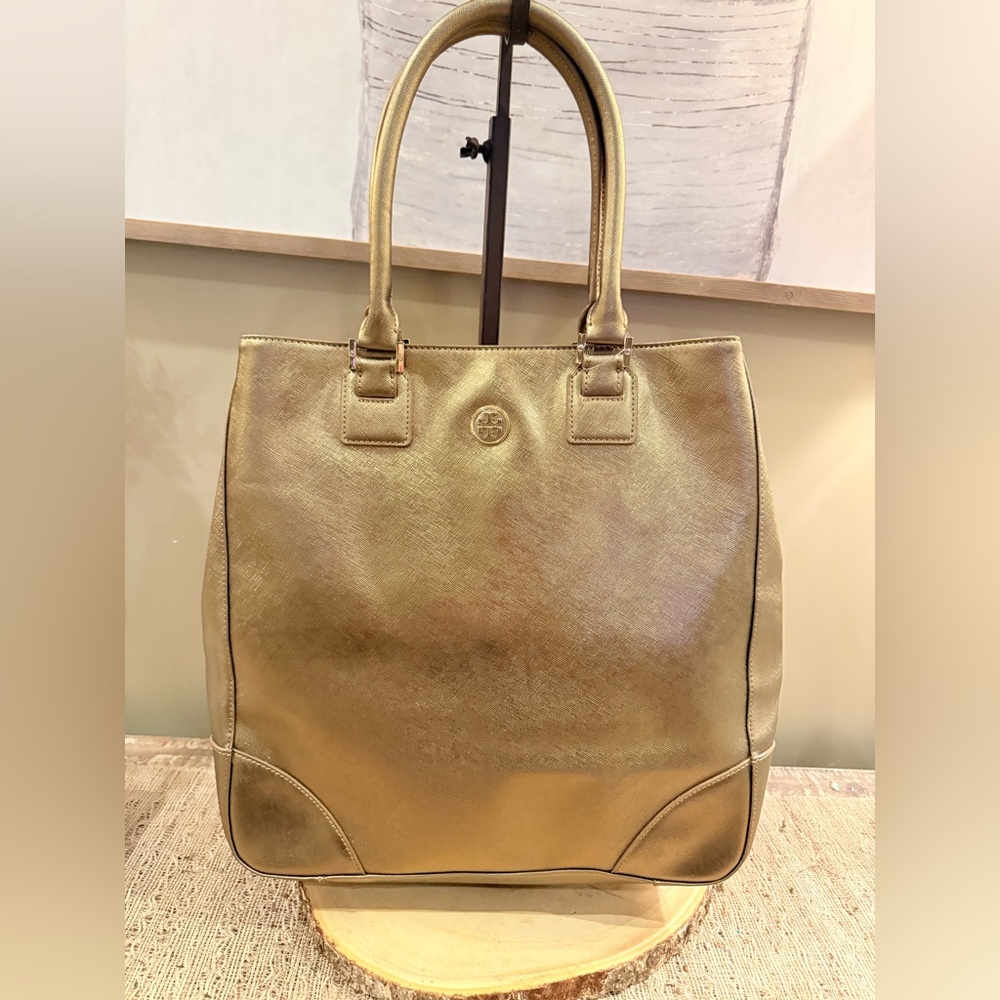 Tory Burch Robinson Magazine,‎ Tote Gold Metallic Saffiano Leather NWT’s Rt-495$
